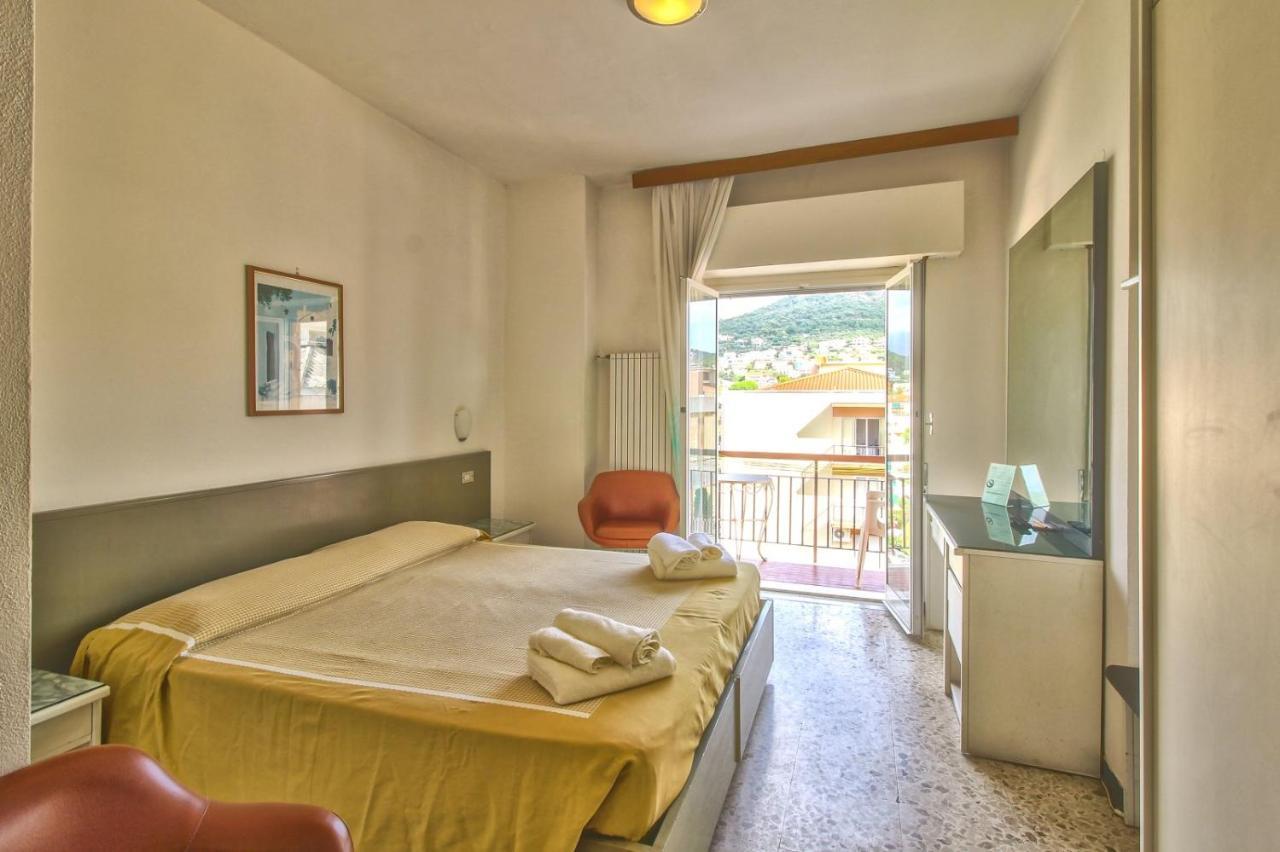 פייטרה ליגורה Hotel Minerva מראה חיצוני תמונה